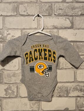 NFL Gray Green Bay Packers Long-Sleeve Bodysuit with Yellow Helmet Graphic